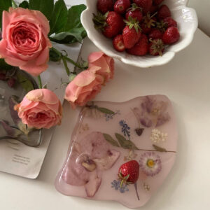 Podstawka z żywicy i prawdziwych kwiatów 🌸
